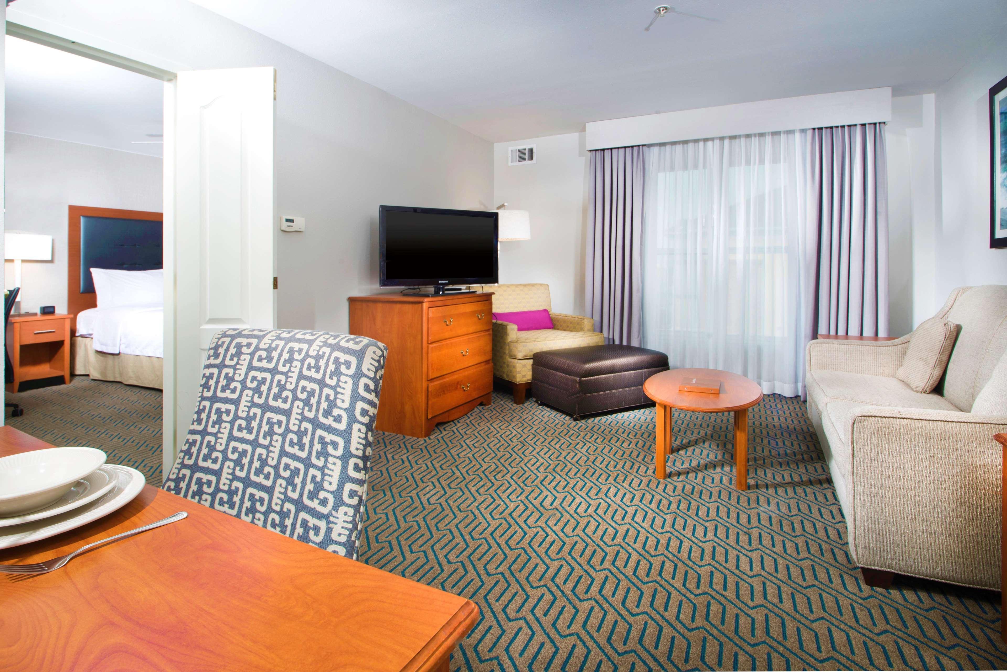 โฮมวู้ด สวีท บาย ฮิลตัน ออนแทริโอ แรนโช คูคามอนกา Hotel แรนโชคูคามอนกา ภายนอก รูปภาพ