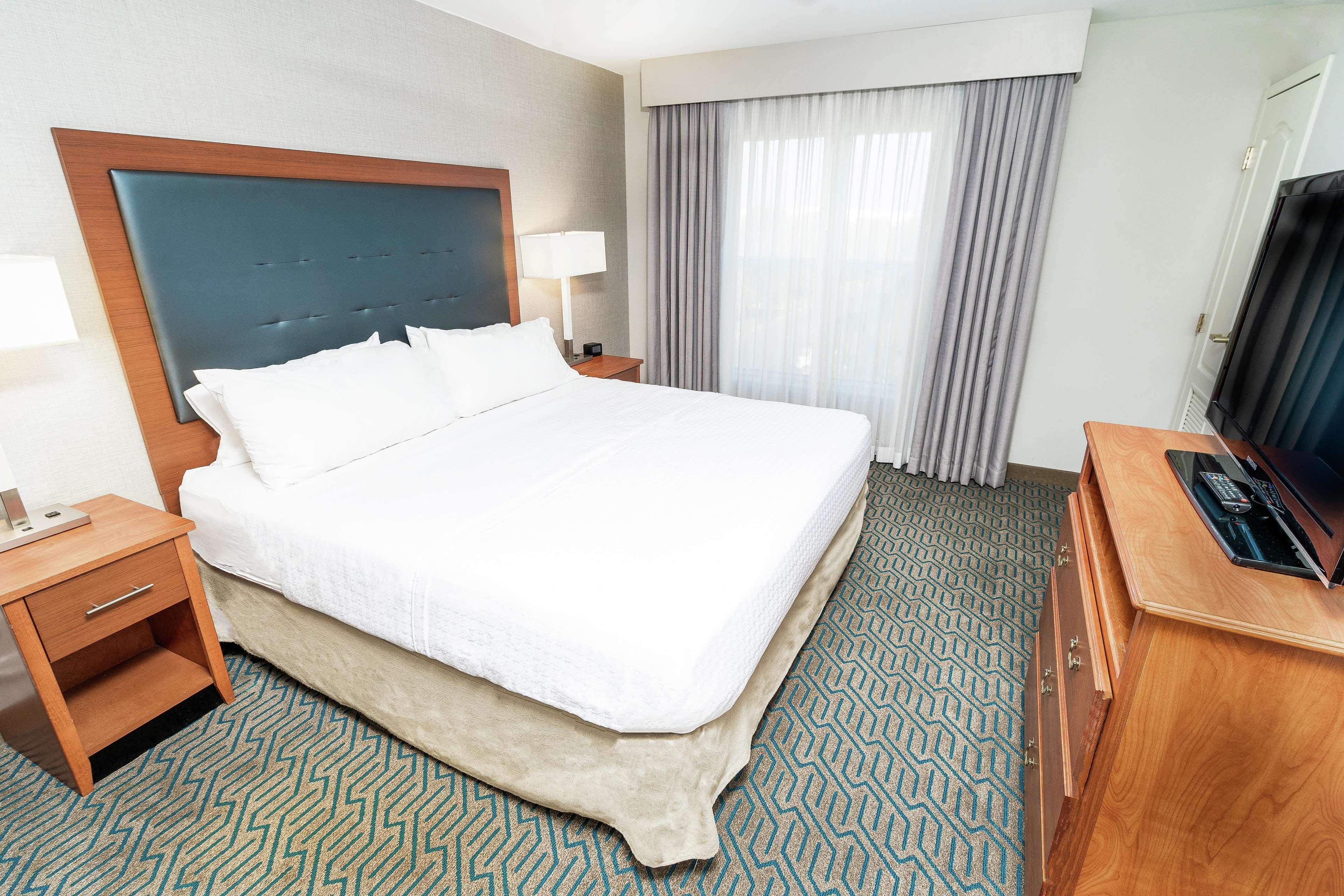 โฮมวู้ด สวีท บาย ฮิลตัน ออนแทริโอ แรนโช คูคามอนกา Hotel แรนโชคูคามอนกา ภายนอก รูปภาพ