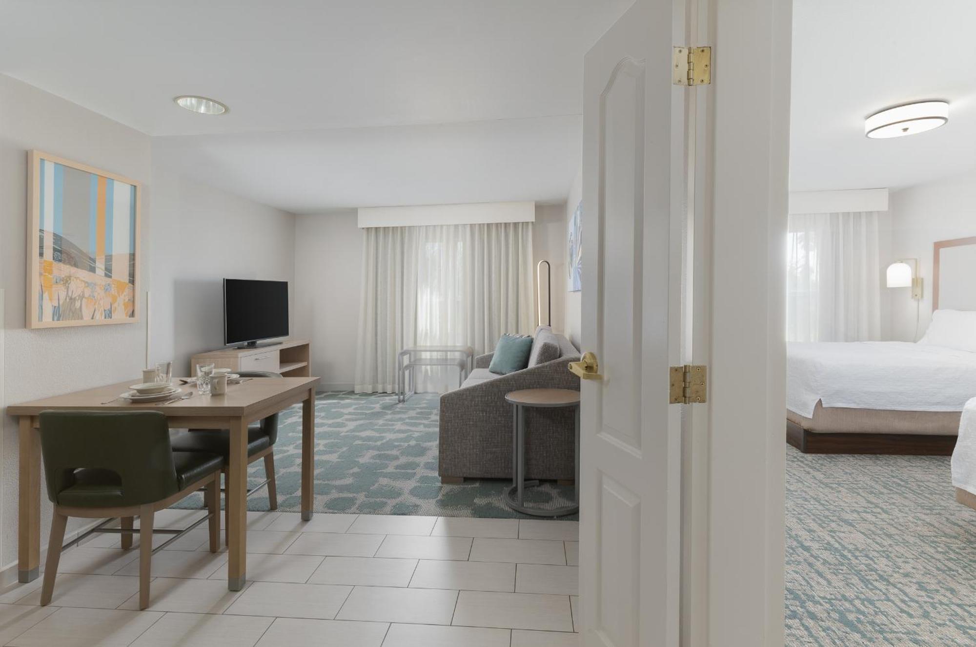โฮมวู้ด สวีท บาย ฮิลตัน ออนแทริโอ แรนโช คูคามอนกา Hotel แรนโชคูคามอนกา ภายนอก รูปภาพ